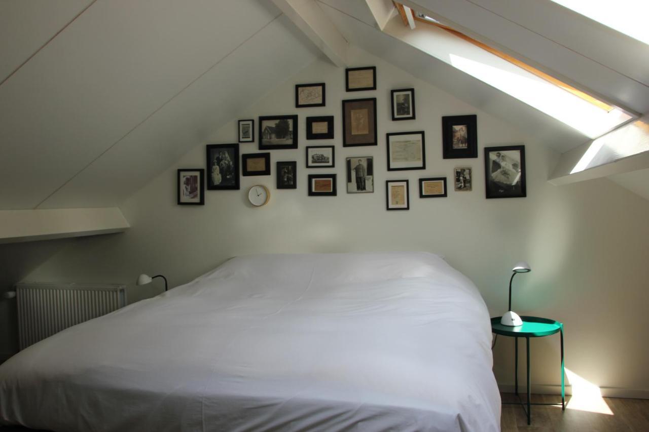 Familiehuis De Betuwe met kunstgras tennisbaan en sauna Villa Erichem Buitenkant foto