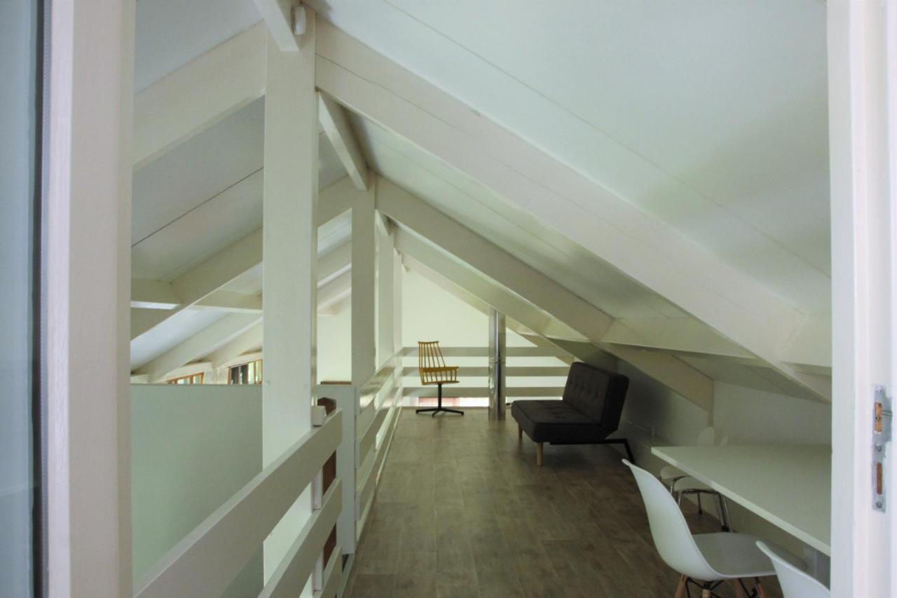 Familiehuis De Betuwe met kunstgras tennisbaan en sauna Villa Erichem Buitenkant foto